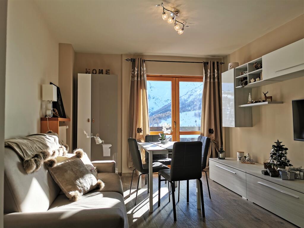 Le Jardin Des Plantes Voglans Frais Hostdomus High Life Apartment Sestriere Italy Booking