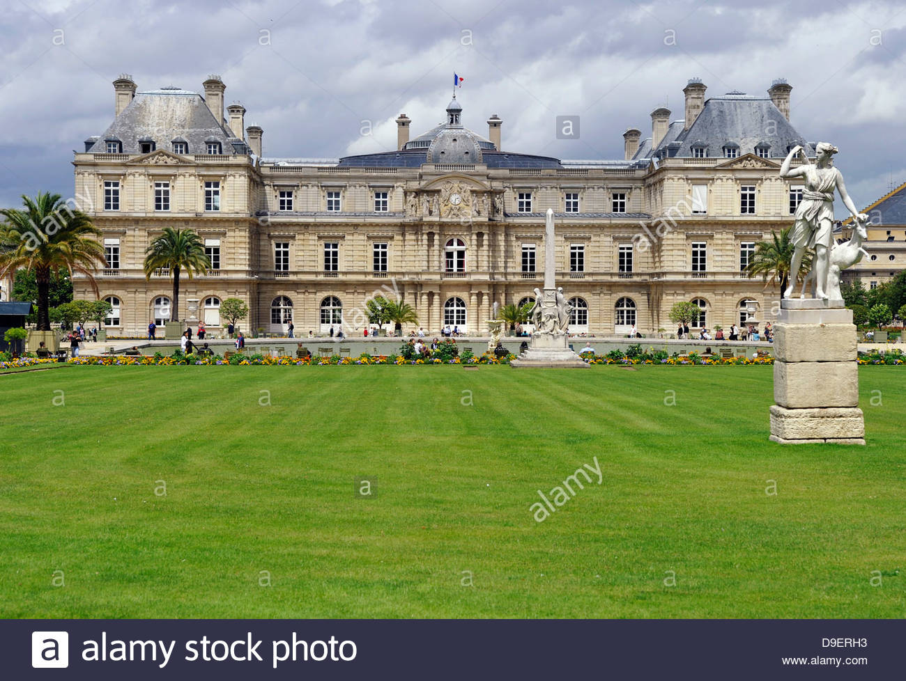 castle palace of luxembourg park jardin you luxembourg paris france D9ERH3