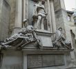 Le Jardin Du Pic Vert Beau S Of Monument De L Amiral Gaspard De Coligny In Paris