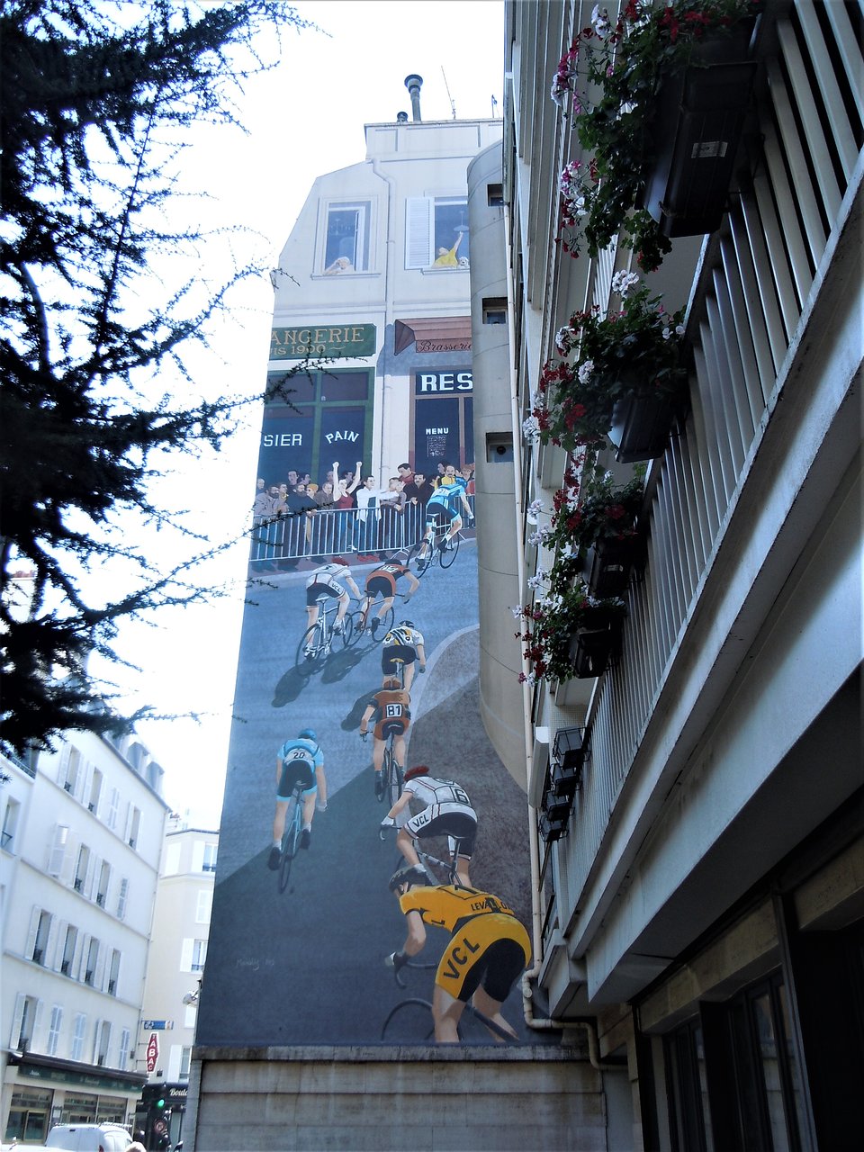 la fresque sur l immeuble