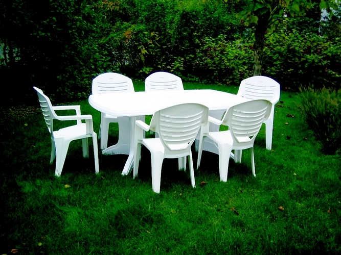 salon de jardin en pvc 3