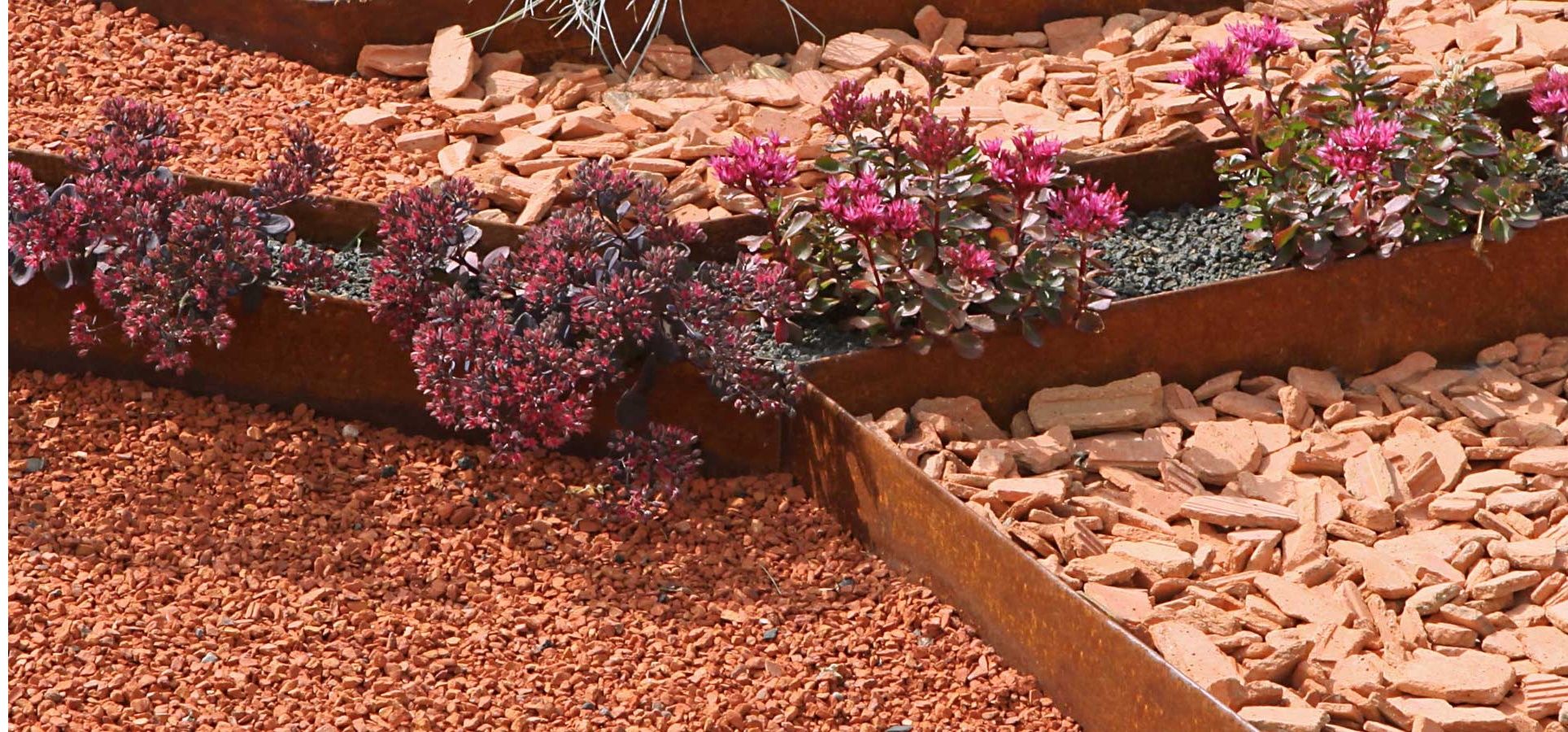 Massif Paysager Beau Bordure En Acier Corten souple Qui Permet La Séparation D Un