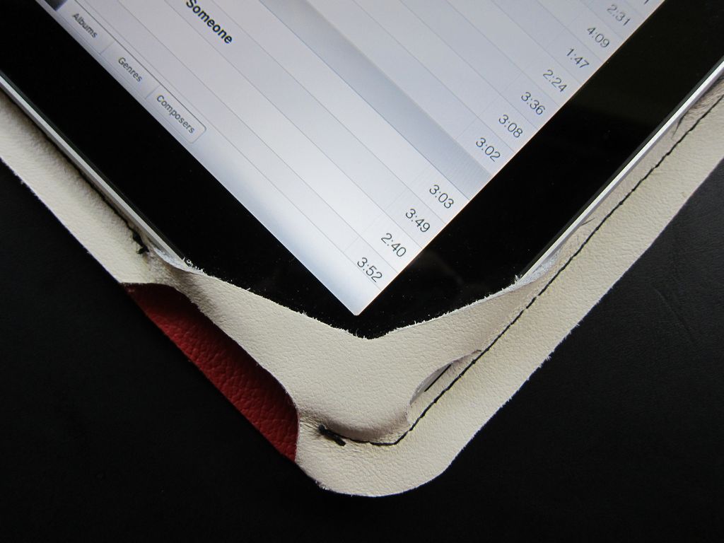 Pergola Brico Génial Custom Leather Case Designed and Made for the Ipad