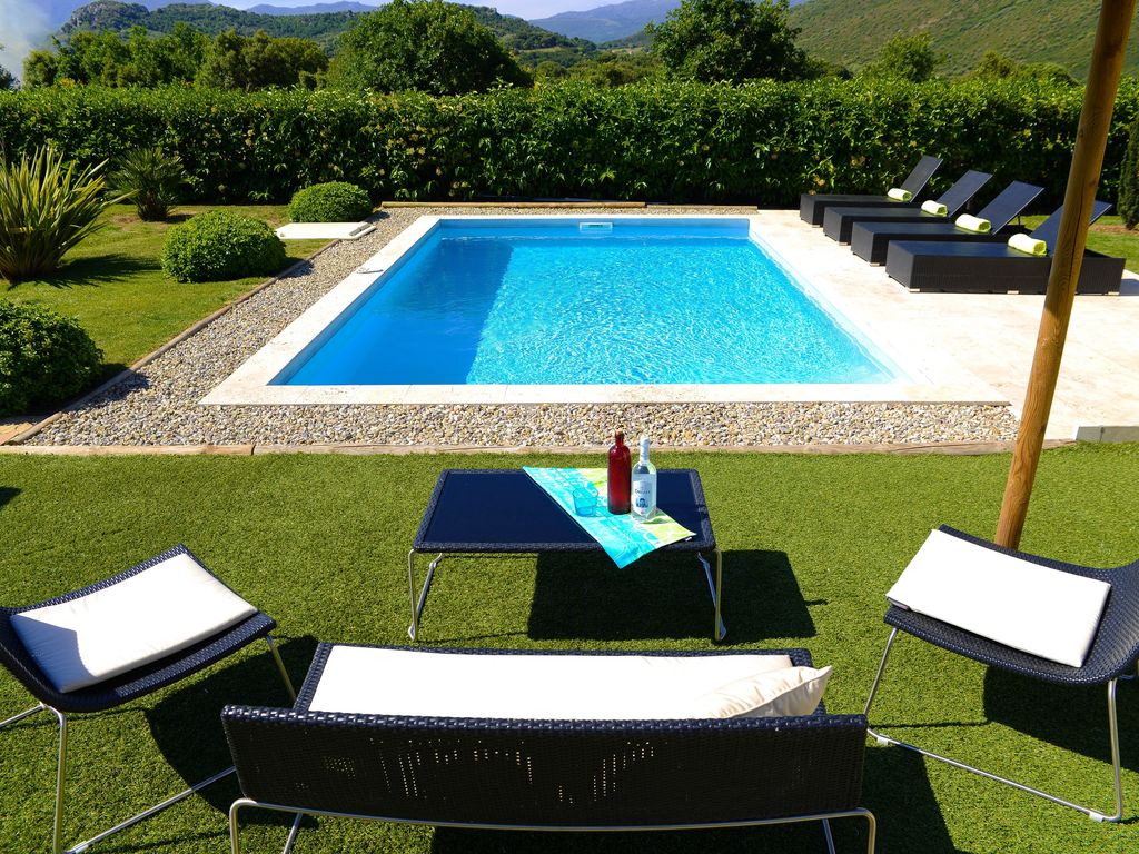 Petit Jardin Avec Piscine Beau Villa Contemporaine Avec Piscine Et Jardin Prive Oletta