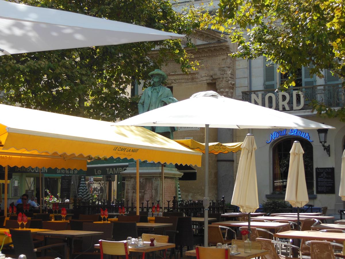 Restaurant Le Petit Jardin Montpellier Unique Appartement Arles Centre Historique France Booking