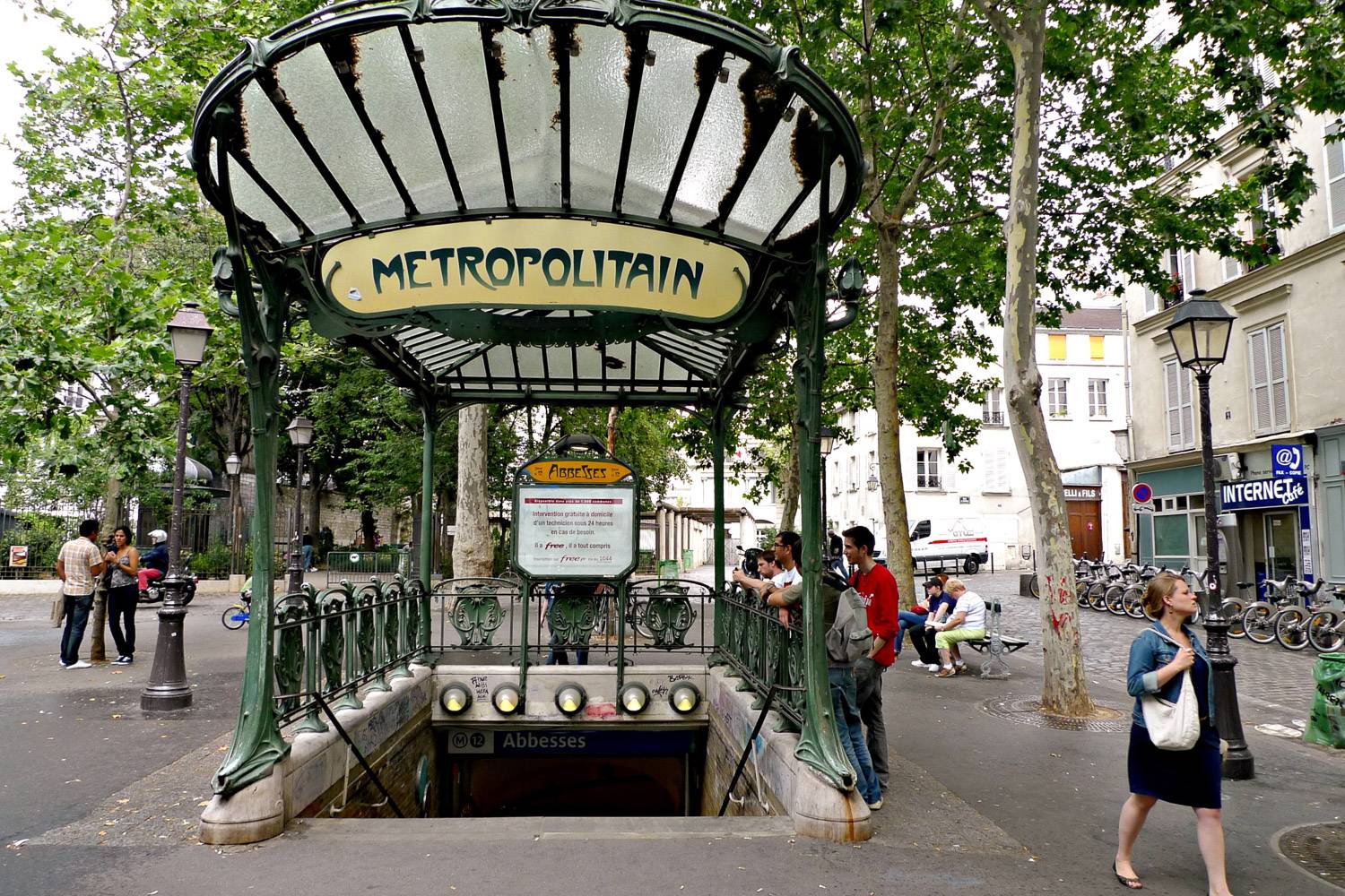 visiting paris with baby what to know stairs metro entrance