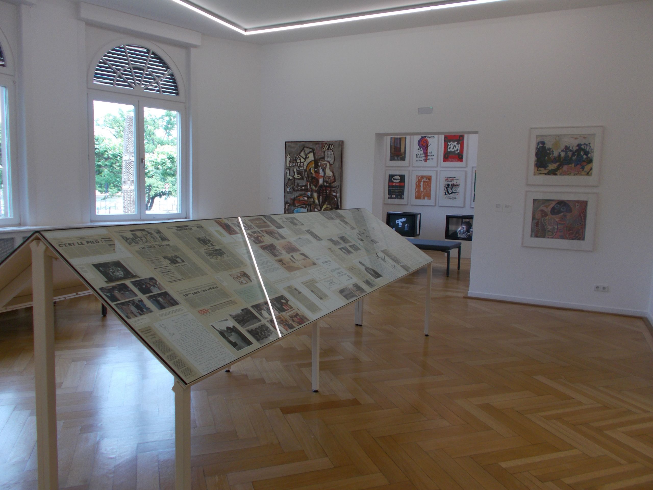 Table De Jardin Plastique Beau El Hadji Sy S Alchemy Of assemblages at the Weltkulturen