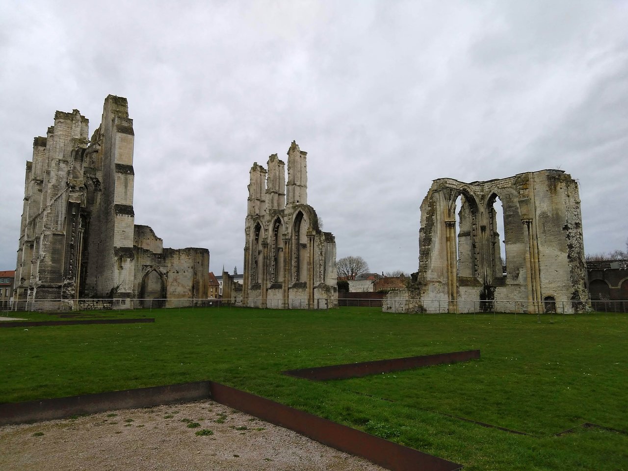 zicht op de ruines