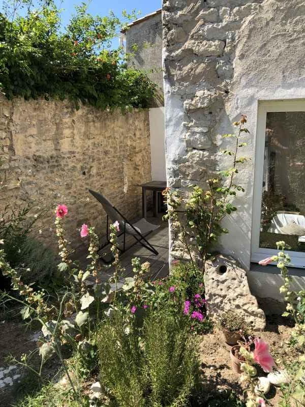 Entre Cours Et Jardin Charmant Location Ile De Ré Maison De Village Entre Cour Et Jardin