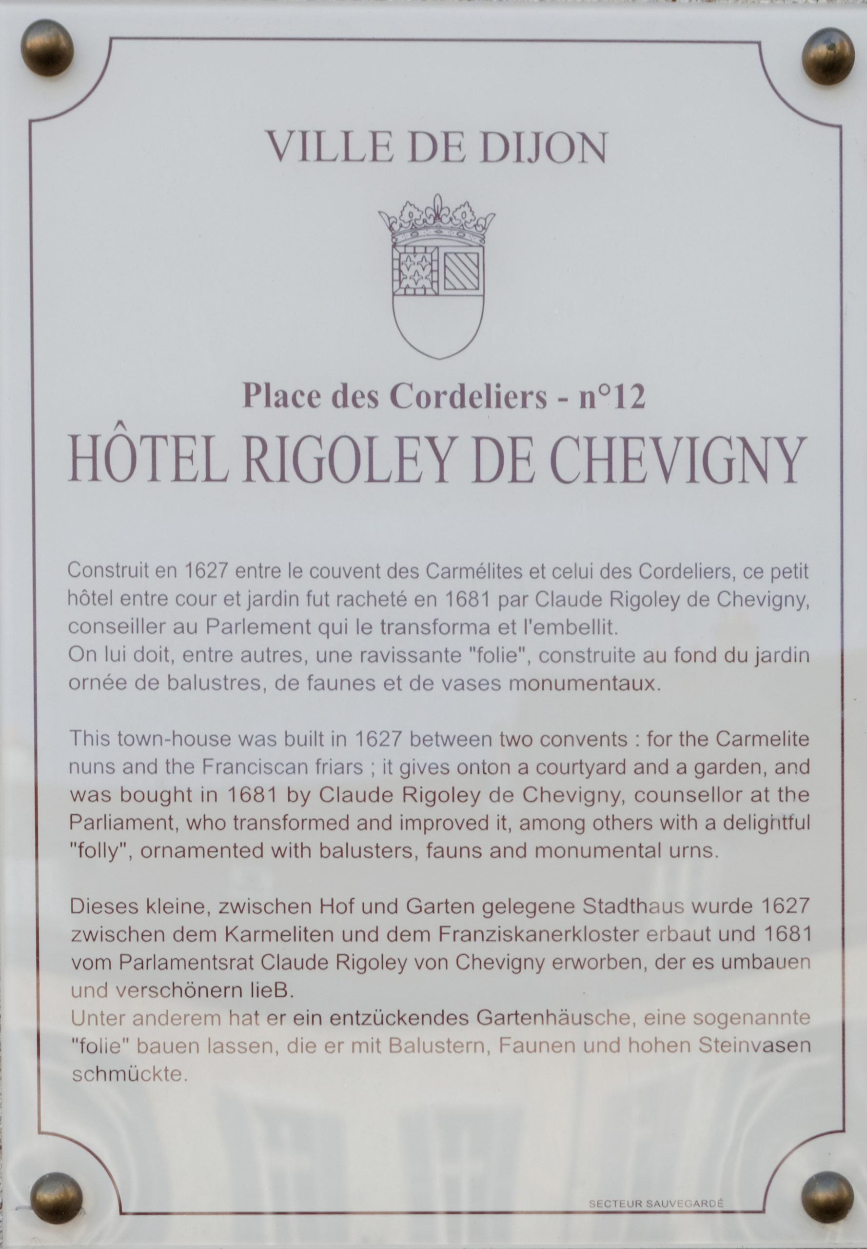 File Hotel Rigoley de Chevigny plaque explicative