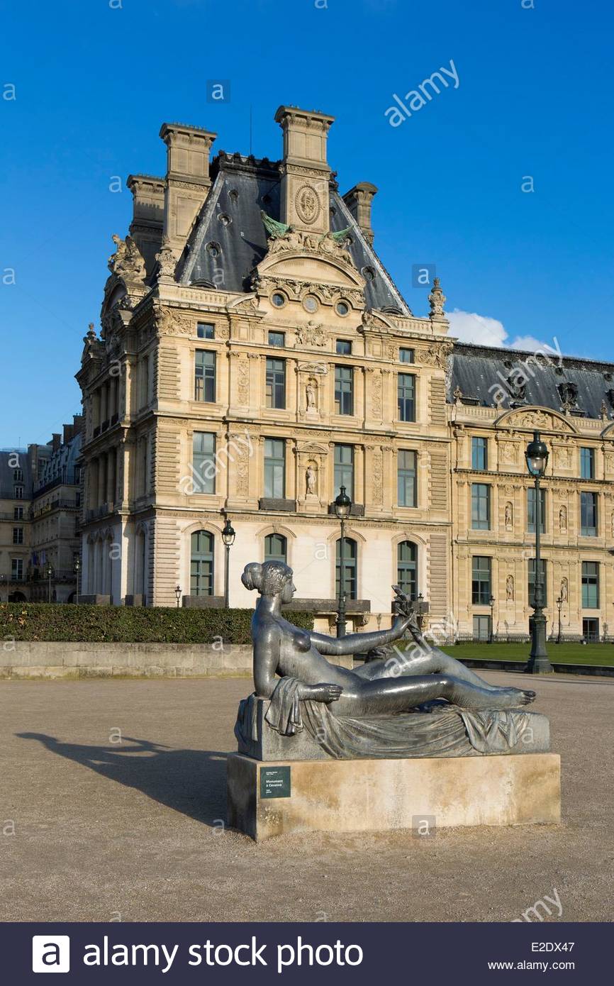 france paris lair sculpture by aristide mail in the jardin du carrousel E2DX47
