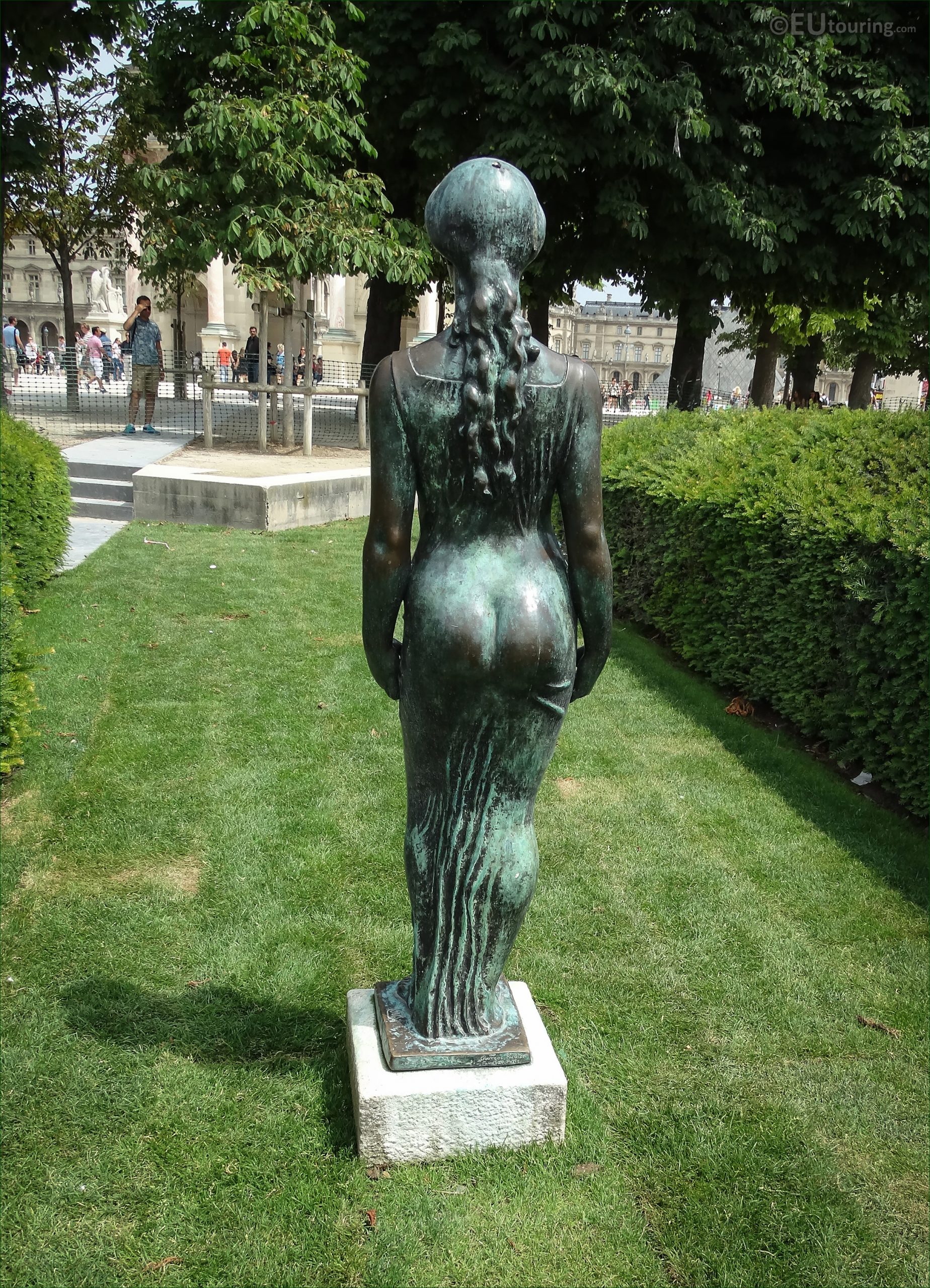 Jardin Du Louvre Élégant S Of Goddess Of Spring Statue Flore by Aristide Mail