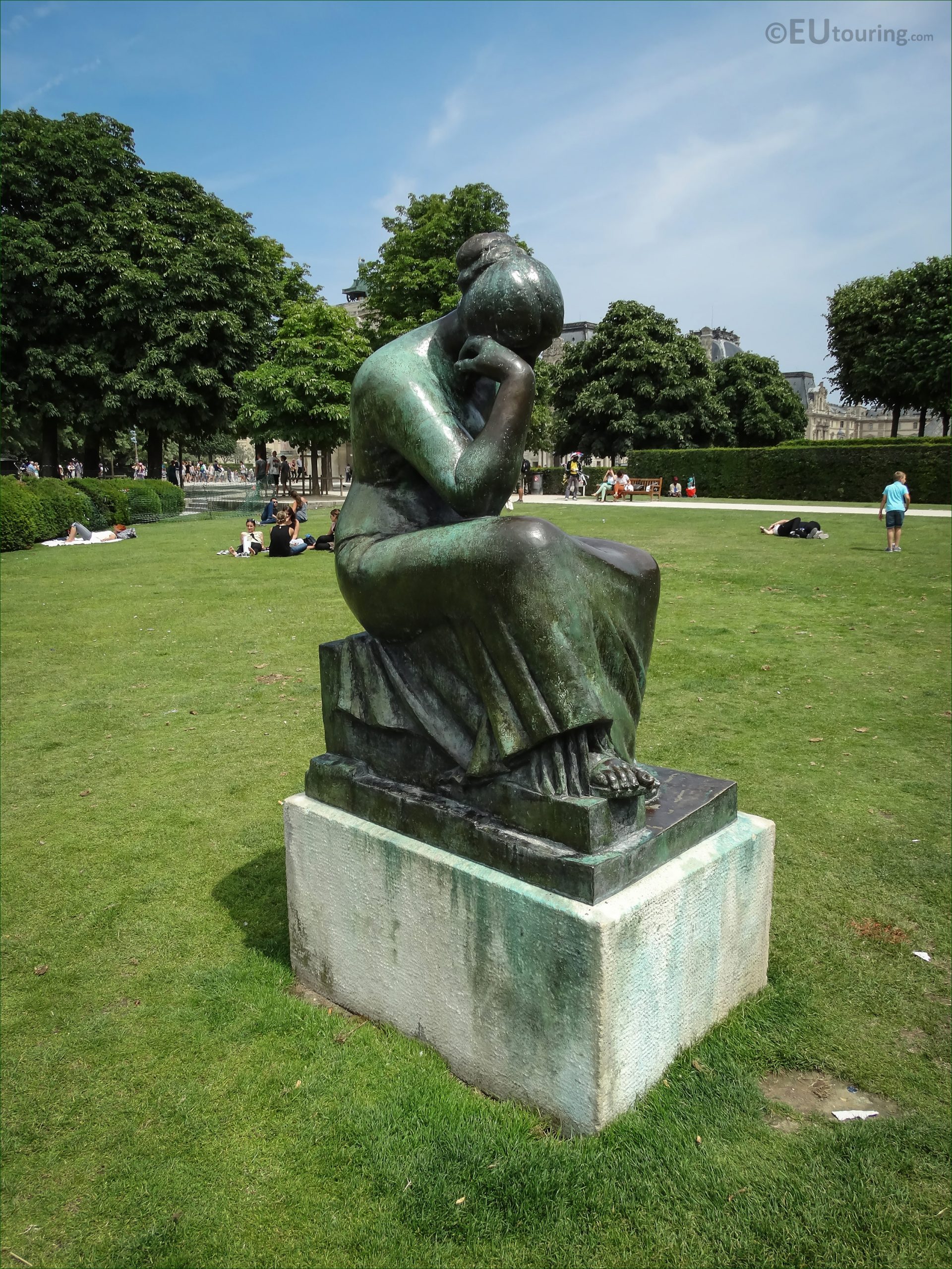 Jardin Du Louvre Nouveau S Of Douleur Statue by A Mail In Jardin Du Carrousel