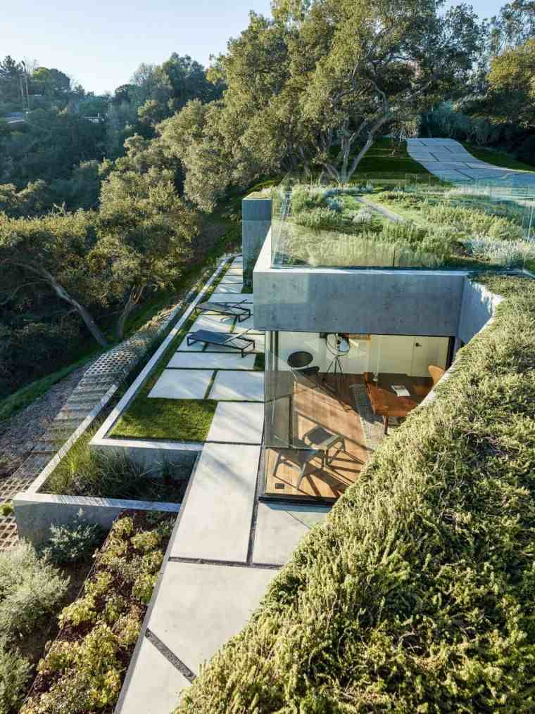 amenagement terrain en pente jardin avec terrasse moderne